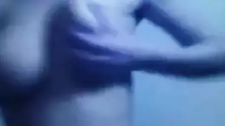 حسان يضرب فرجًا مبللاً في مشهد إباحي صريح