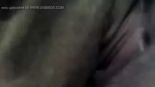 إباحيّة في المسبح الليبي الخارجي: إيلاج مزدوح وقذف داخلي