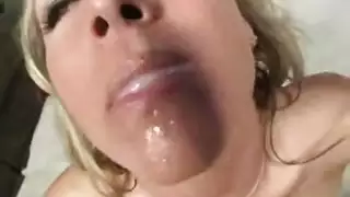 اسحاقيات يتبادلا في العاب