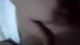بيصور المزه و هو بينيكها