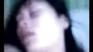 جوقة حشرات طنانة: نيك جماعي لدبور ضخم