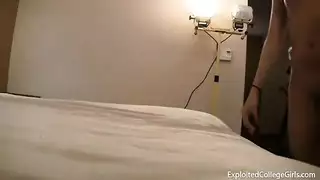 رباعي طالبة آسيوية: هزات شديدة في حفلة جنس جماعي