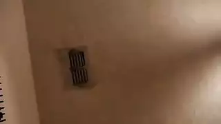 شرموطة تنتاك فمويا من اربع زنوج فحول