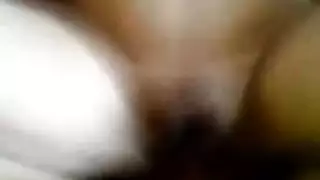 عمة هندية ناضجة تمص القضيب في فيلم صريح