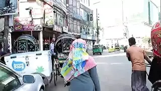 مترجم مع ضيوف