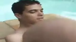رجل العضلات يمارس الجنس مع عميلته الساخنة بعد جلسة تدليك مثيرة