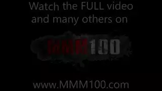 طبيب يقوم بعمله