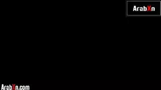 الاخ يجبر اخته برضع زبه من اجل تسديد الايجار