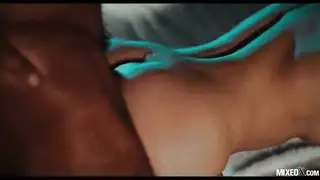 يحلم كل رجل برؤية هذه الفتاة الجميلة كل صباح