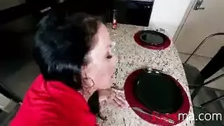 ريغان فوكس تأخذ كل بوصة من ذلك البي بي سي في هاردكور