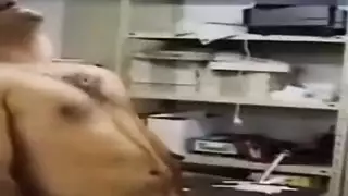 نيط هندي ساخن على سرير