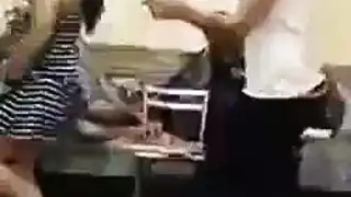 ربع بنات بيقلعوا وهما بيرقصوا وبتشرمطوا مع بعض رقص شرخي مثيرات مزز