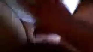 مص عميق لقضيبين مع نائبة الرئيس السمراء المثيرة