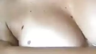 فتاة جيدة تتوق للقضيب السميك وتنكح حتى النشوة