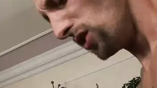 أمه تجعله بنك أخواته