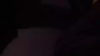 حامل ترتبط رجل بسرير