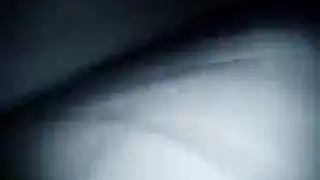 صديقي يبلل قضيبه مع الأم العائدة