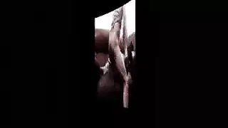 هاوي آسيوي نحيل يأخذ قضيب محظوظ في حفلة جامحة