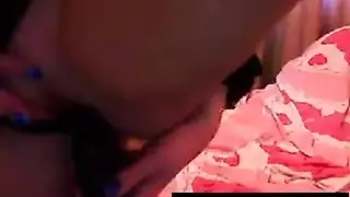 الفتاة الشقراء تظهر نفسها لجارها من أجل جنس صارم