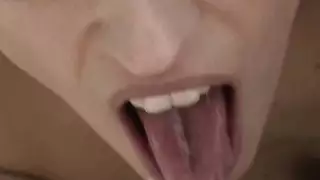 حلمت بلعق تلك الحلمات القاسية لساعات