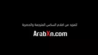 علاقة جوردي السرية: فيلم إباحي صريح مع الجارة المراهقة