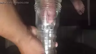 بظر وامض تحت أضواء الزمرد توهج إباحي