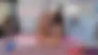 امراة تلعب بكيها