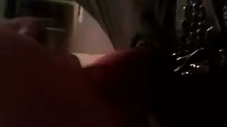 مص قاسي: هي شفافة وهو مليء باللبن