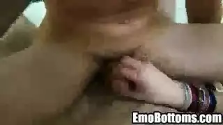 اخ ينيك زوجة اخوه في البيت لوحدها