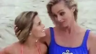 جبهة مورو مفلس ، نيكول يركب عصا اللحم الضخمة لرجلها ، بينما على الأرض