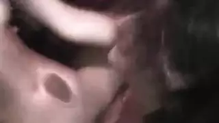 قنبلة شقراء ذات أثداء هائلة ترقص مثل نجمة إباحية