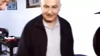 قضيب أسود كبير يخدم نساء ميلف في مشهد مص حميم