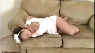 تُأسَر وتُحوّل إلى غمد قضيب مطيع