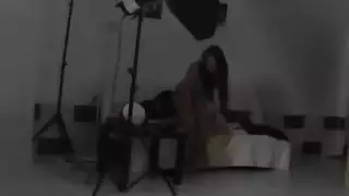 دولي شاهين تتوسل للسائل المنوي في شريط جنسي صريح