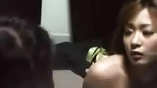 أفلام محرمة عائلية إكس إكس إكس: زوجة الأب تأخذ قضيبين صلبين