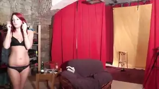 كوسها الضيق مصمم لجلسات نيك جامحة