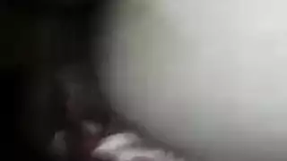حصلت آنا دارلينج على قيدوا، محشوة مع دسار وبدأت فيان من المتعة أثناء النشوة الجنسية