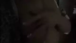 عندما تعلق مؤخره اخته يتحرش بها بدل ان يساعدها