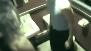 أخت تغير صديق أخوها