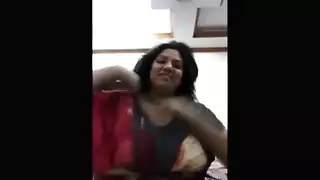بوس في التوك توك