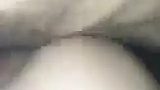 رجل يخرج زبه في التكسي