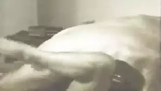 طبيب يضاجع مريضه في وجود زوجها كامل