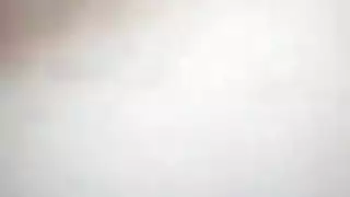 شاب يخون صديقته مع امها