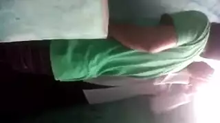 سكس طالبات هنديات: مص عميق و ركوب بقوة