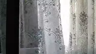 إباحية صريحة: سمراء مثيرة تستمني بقضيب اصطناعي