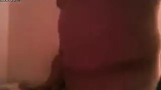 ينيكها وهيا بتلعب على الجهاز