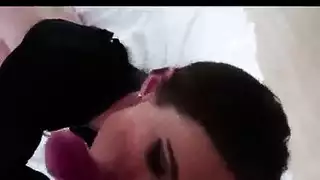 شميل تدخل على صديقها تنيك طيزو الاسمر
