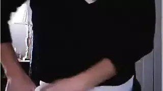استمناء مراهقة: فتاة سمراء وهزازها القوي