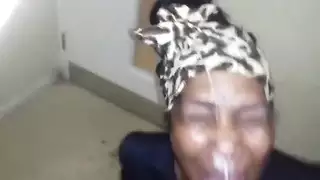 الجار يعطيها جلسة وجه نيك خشنة