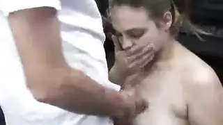 عزباء مرة أخرى، تحتاج غرفة لجلسات جنسية صريحة طوال الليل